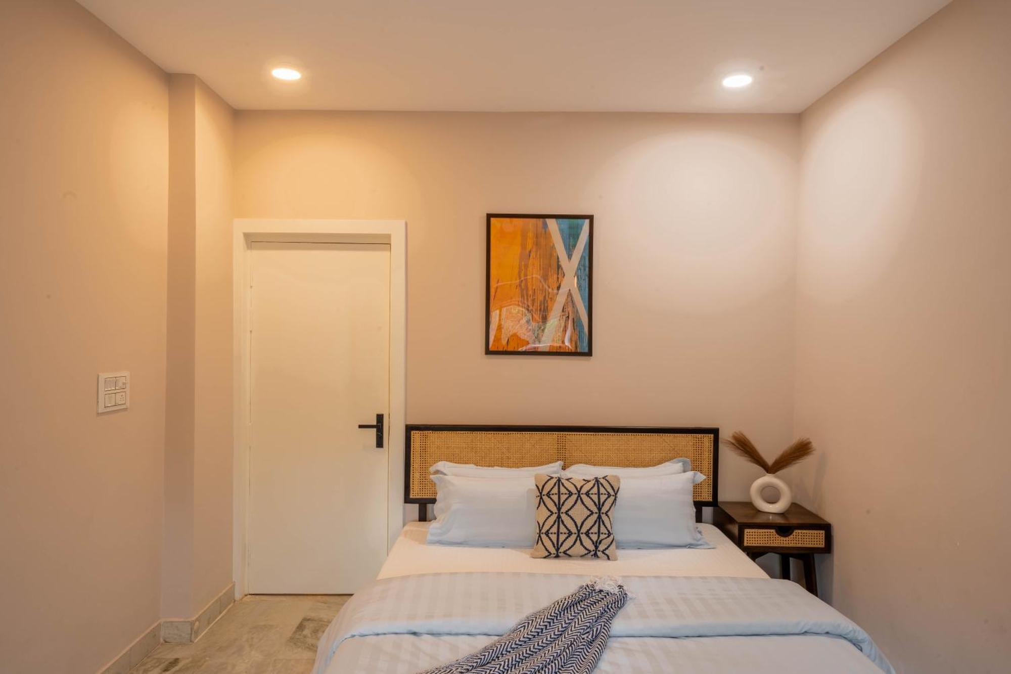 Apartment Ultra Luxury 3bhk Stylish Apartment, Walk To Taj Mahal, 1500sqft *